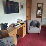 Accommodatie bij particulieren Spacious Twin Bedroom In