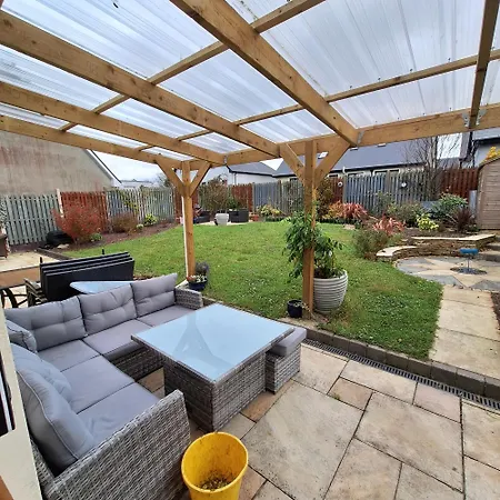 Spacious Twin Bedroom In בית אירוח ליסטוול