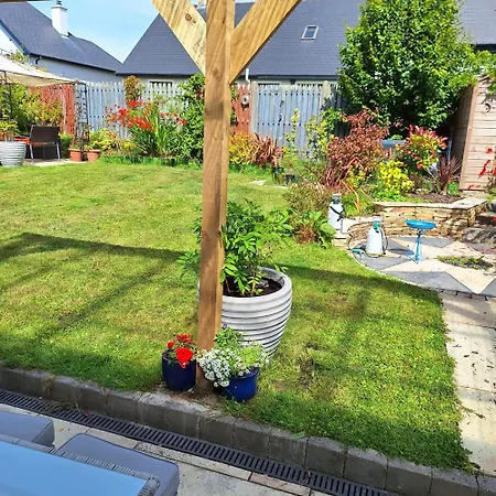 Lovely Twin Bedroom In Kerry