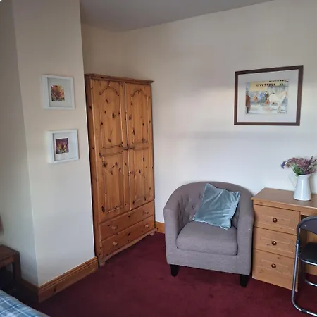 Lovely Twin Bedroom In Kerry Listowel