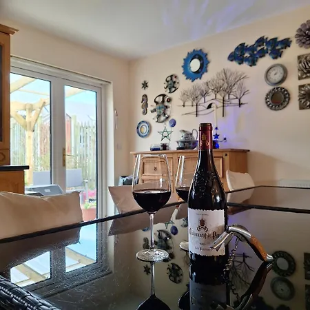 Spacious Twin Bedroom In منزل للإقامة *