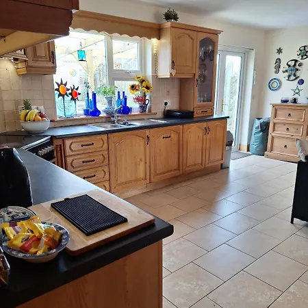 Spacious Twin Bedroom In *