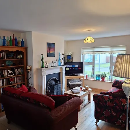 Lovely Twin Bedroom In Kerry