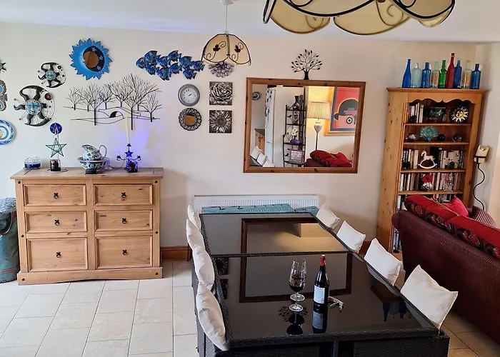 Spacious Twin Bedroom In Alloggio in famiglia