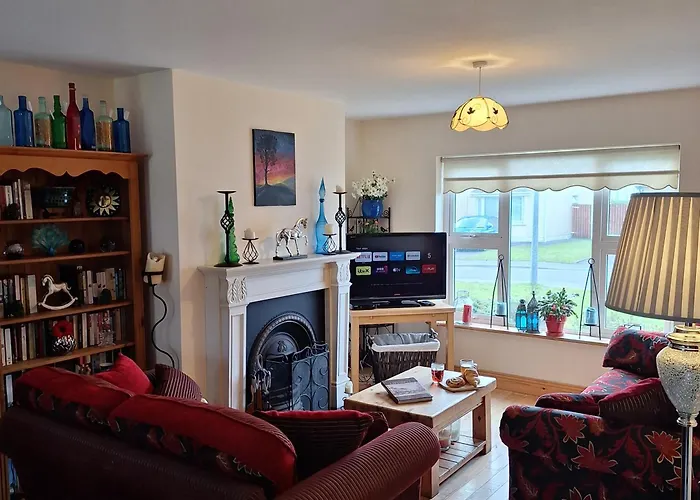 Spacious Twin Bedroom In